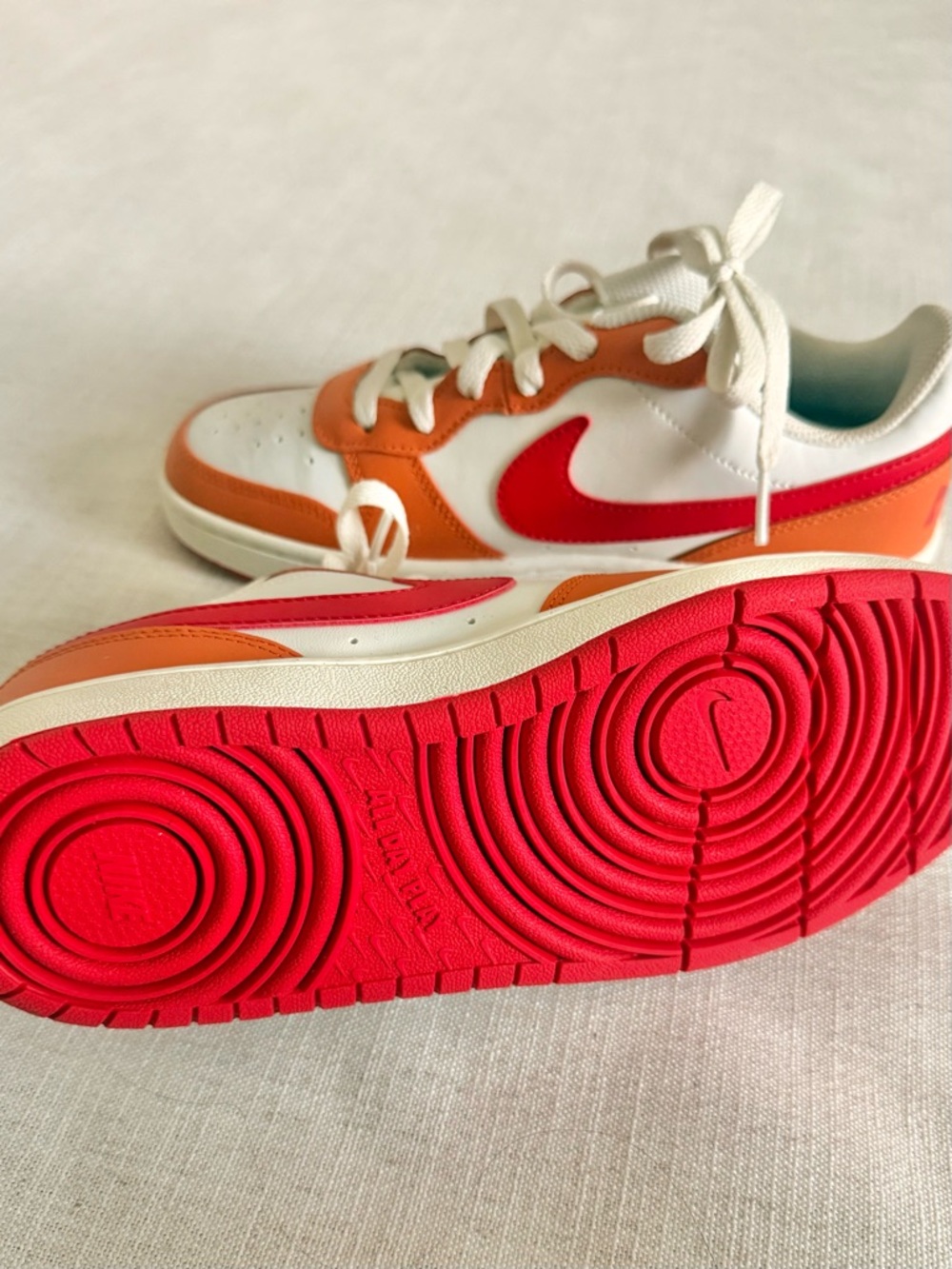 New Nike Kids Low-Top Sneakers in White, Orange & Red